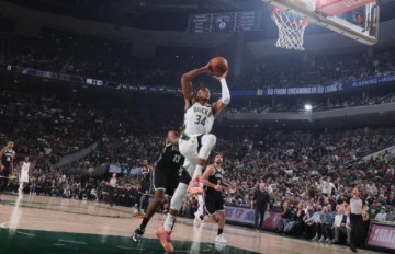 hth网页版-统治攻防两端+还在进化！字母哥已成篮网无解难题